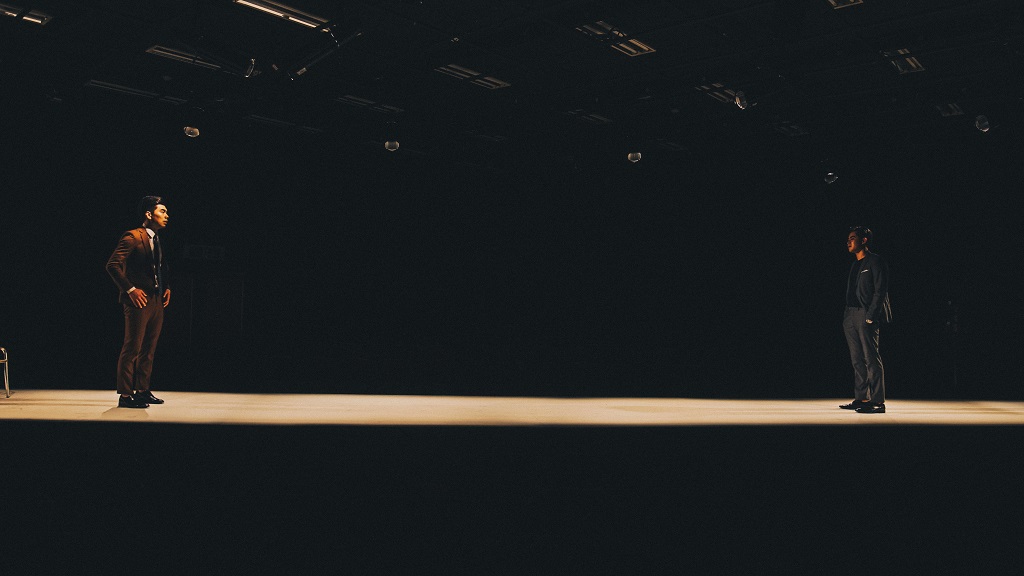 연극 <적의 화장법>