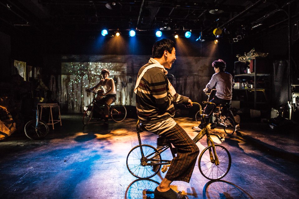 제39회 서울연극제 공식선정작_충분히 애도되지 못한 슬픔